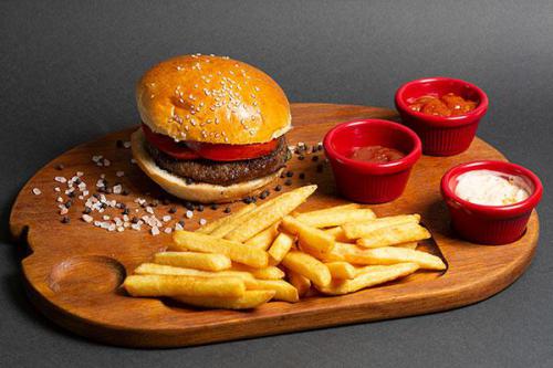 Clasic-Burger-140-gr-22.75-menu-25.75